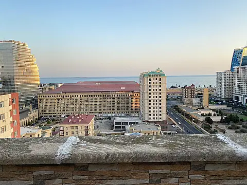 Satılır 2 otaqlı mənzil 125 m²