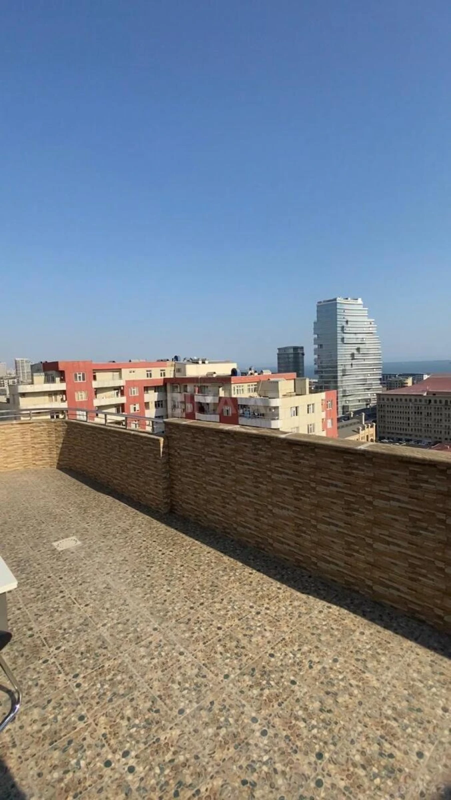 Satılır 2 otaqlı mənzil 125 m²