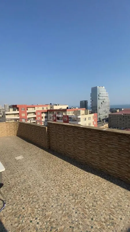 Satılır 2 otaqlı mənzil 125 m²