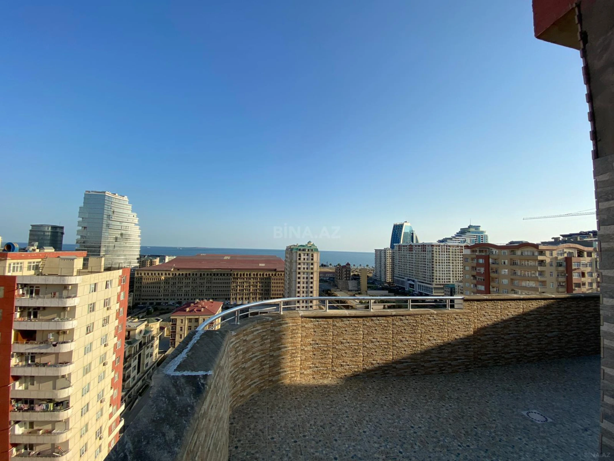 Satılır 2 otaqlı mənzil 125 m²