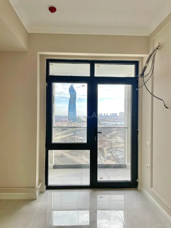 Satılır 3 otaqlı mənzil 92 m²