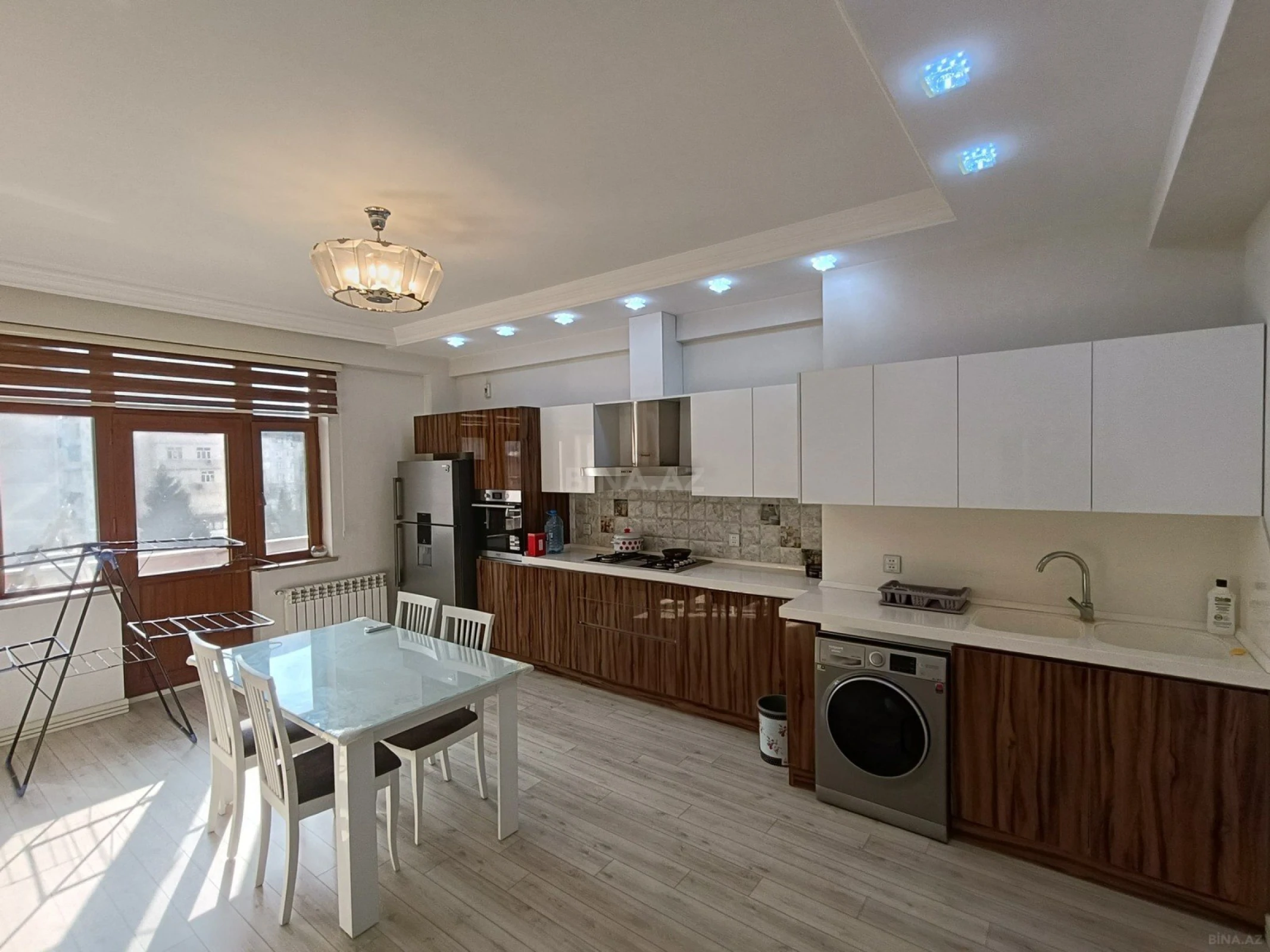 Kirayə verilir 3 otaqlı mənzil 140 m²