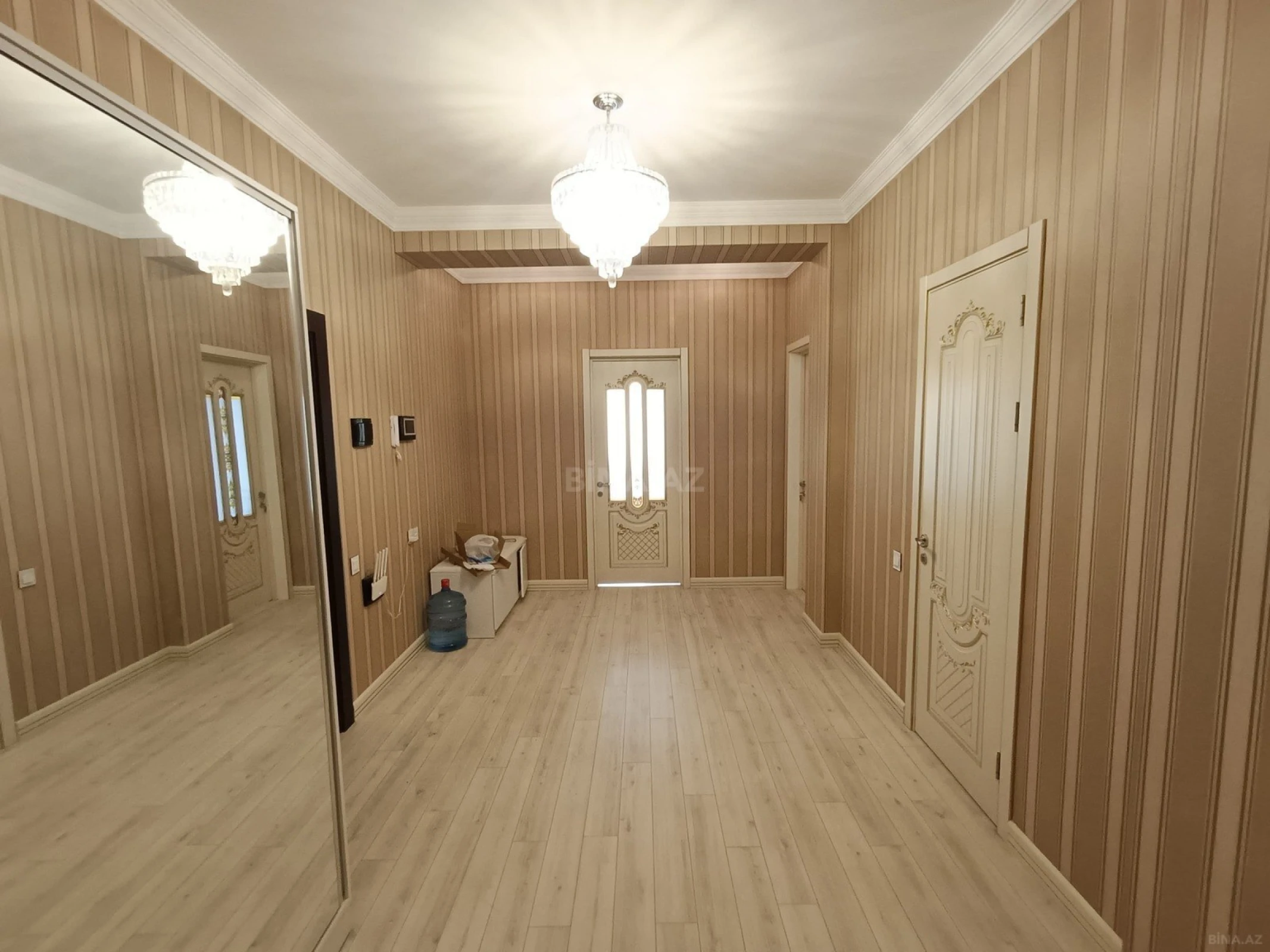 Kirayə verilir 3 otaqlı mənzil 140 m²