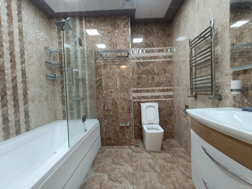 Kirayə verilir 3 otaqlı mənzil 140 m²