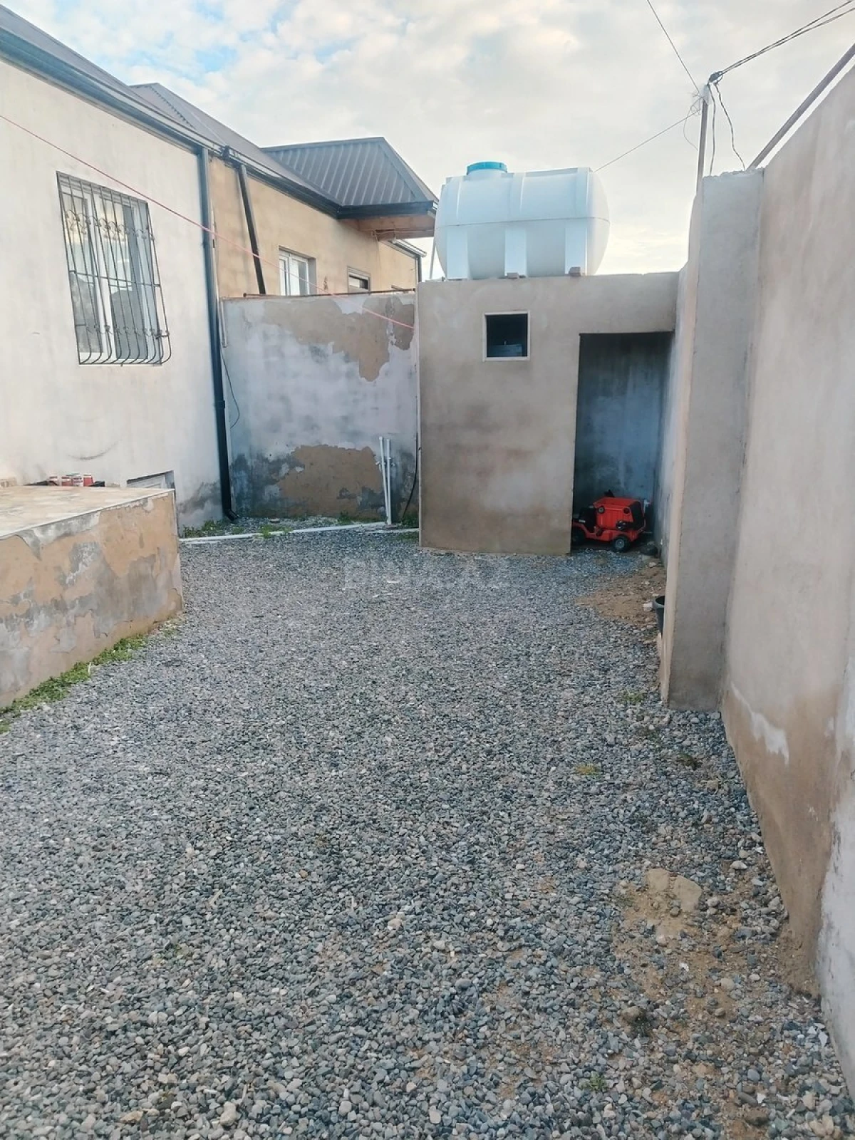 Satılır 3 otaqlı həyət evi 100 m²