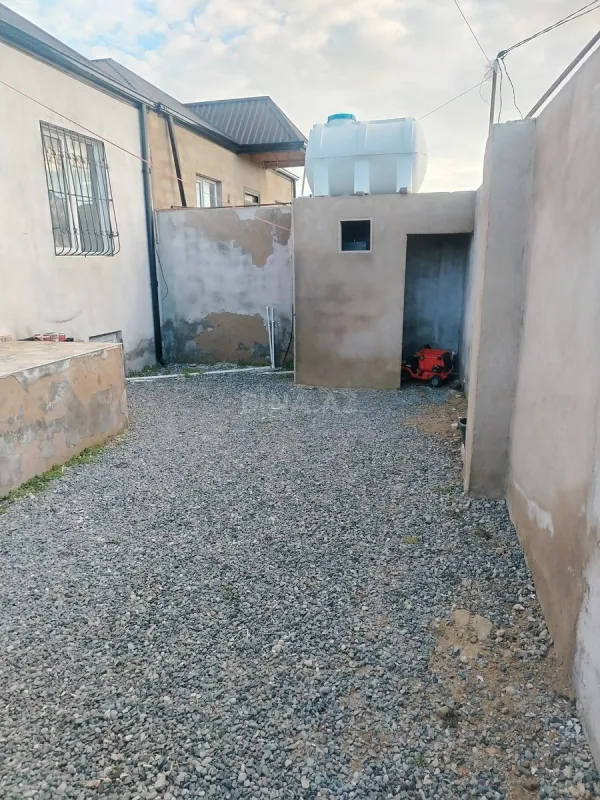 Satılır 3 otaqlı həyət evi 100 m²