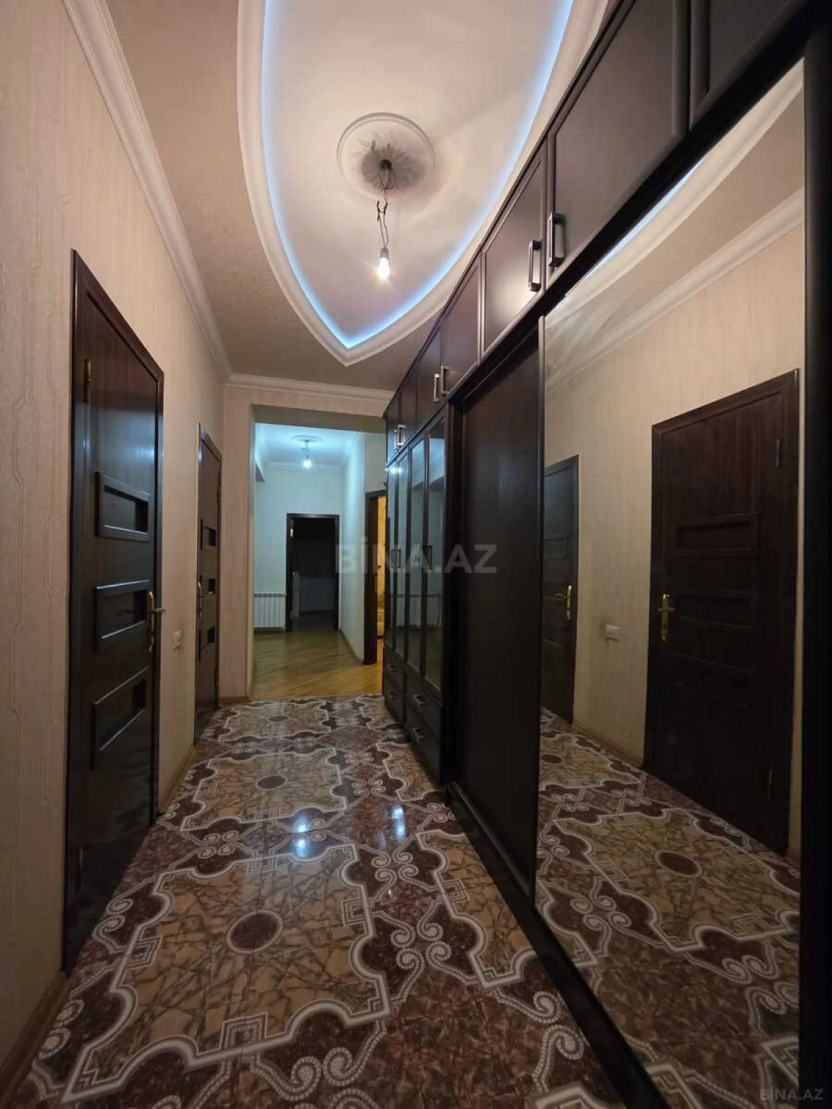 Satılır 3 otaqlı mənzil 107 m²