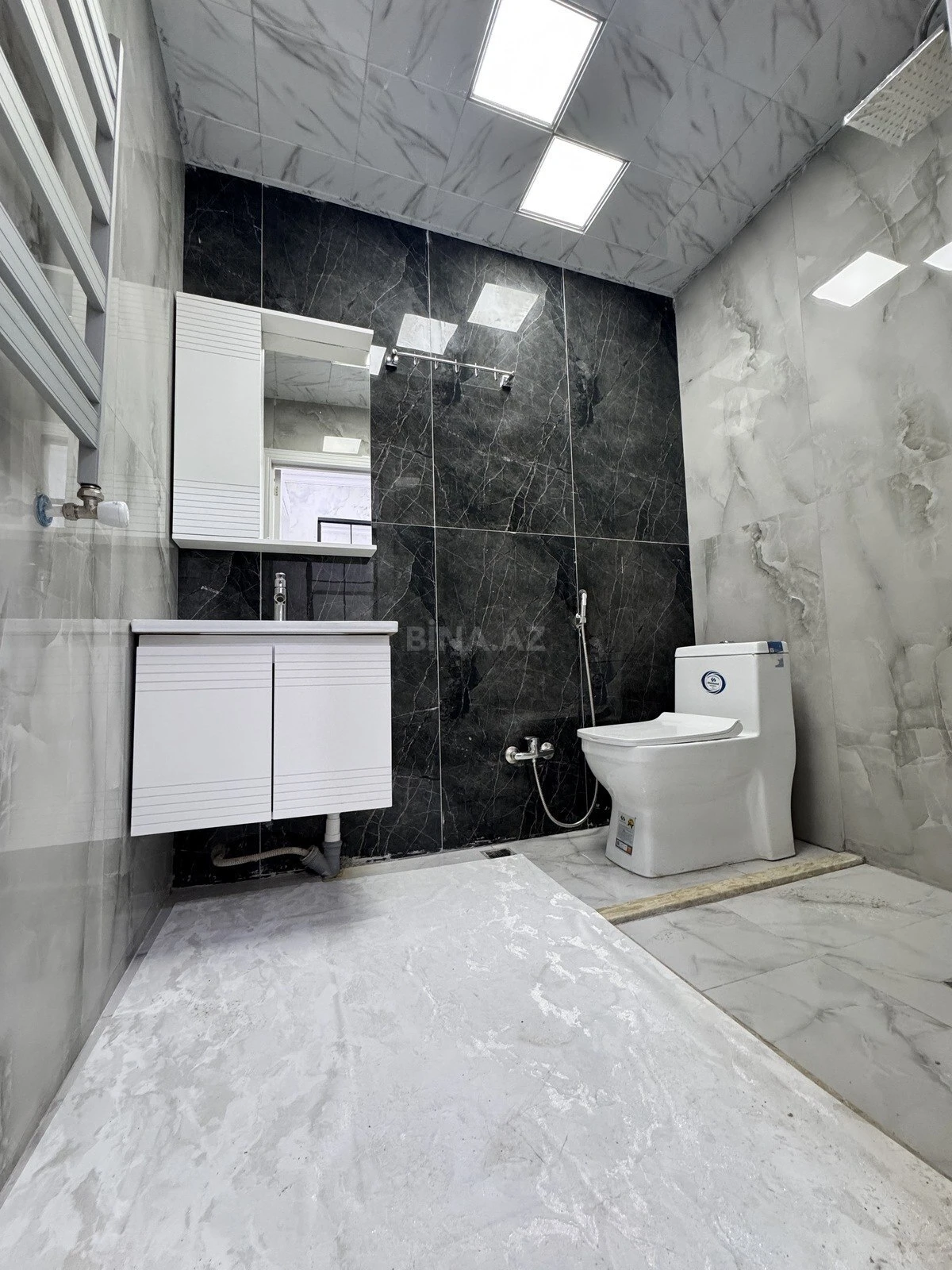 Satılır 2 otaqlı mənzil 56 m²