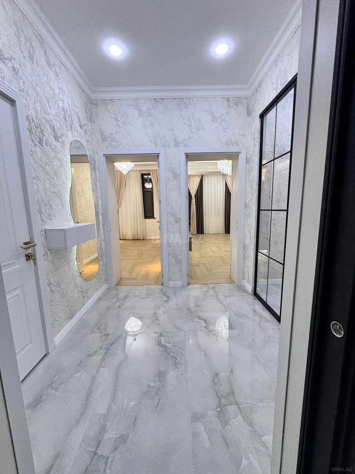 Satılır 2 otaqlı mənzil 56 m²