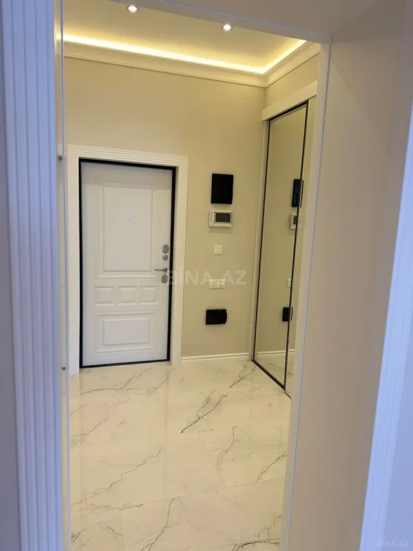 Satılır 2 otaqlı mənzil 77 m²