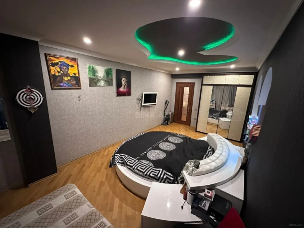 Satılır 3 otaqlı mənzil 107 m²