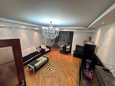 Satılır 3 otaqlı mənzil 107 m²