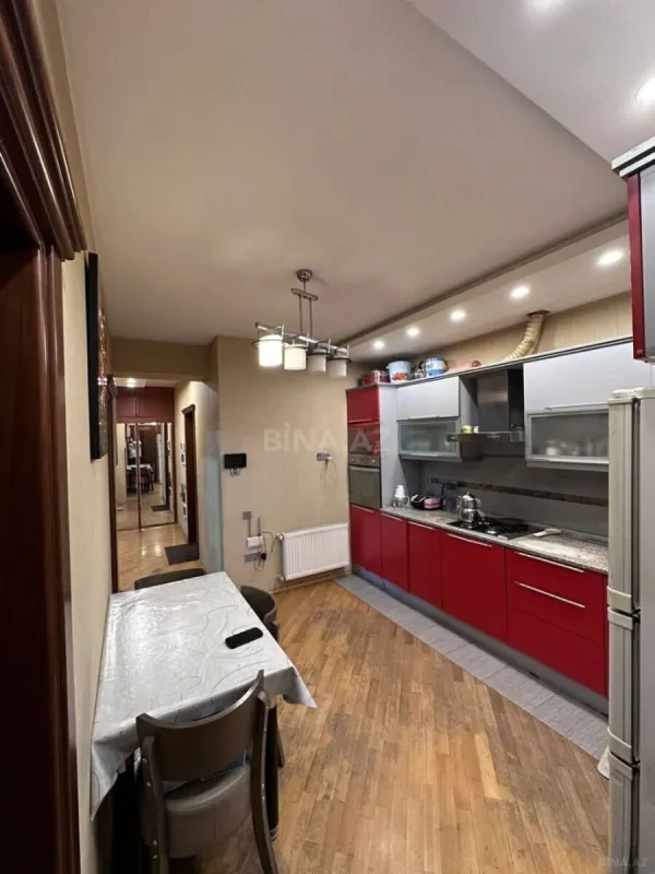 Satılır 3 otaqlı mənzil 107 m²