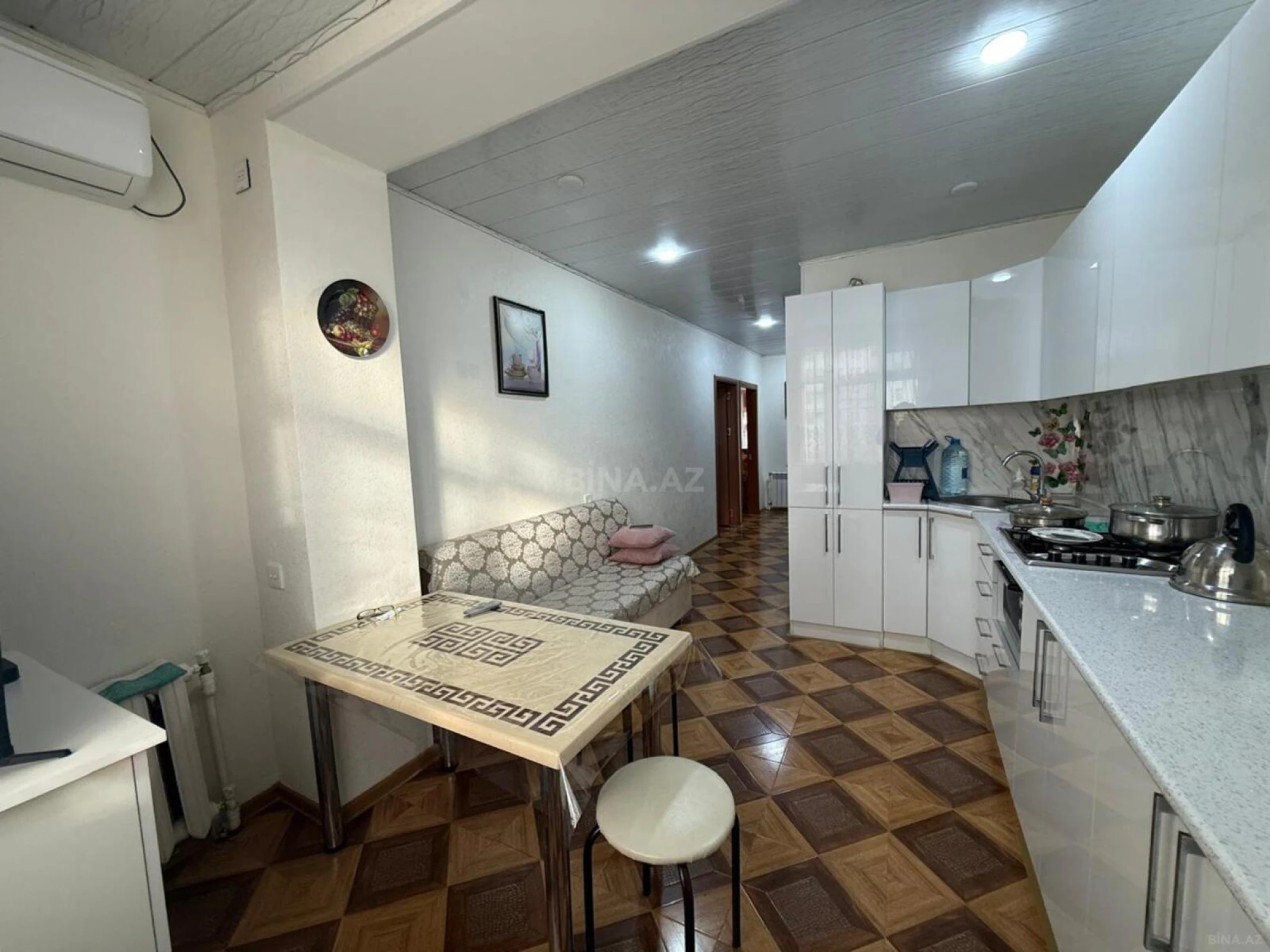Satılır 4 otaqlı mənzil 80 m²