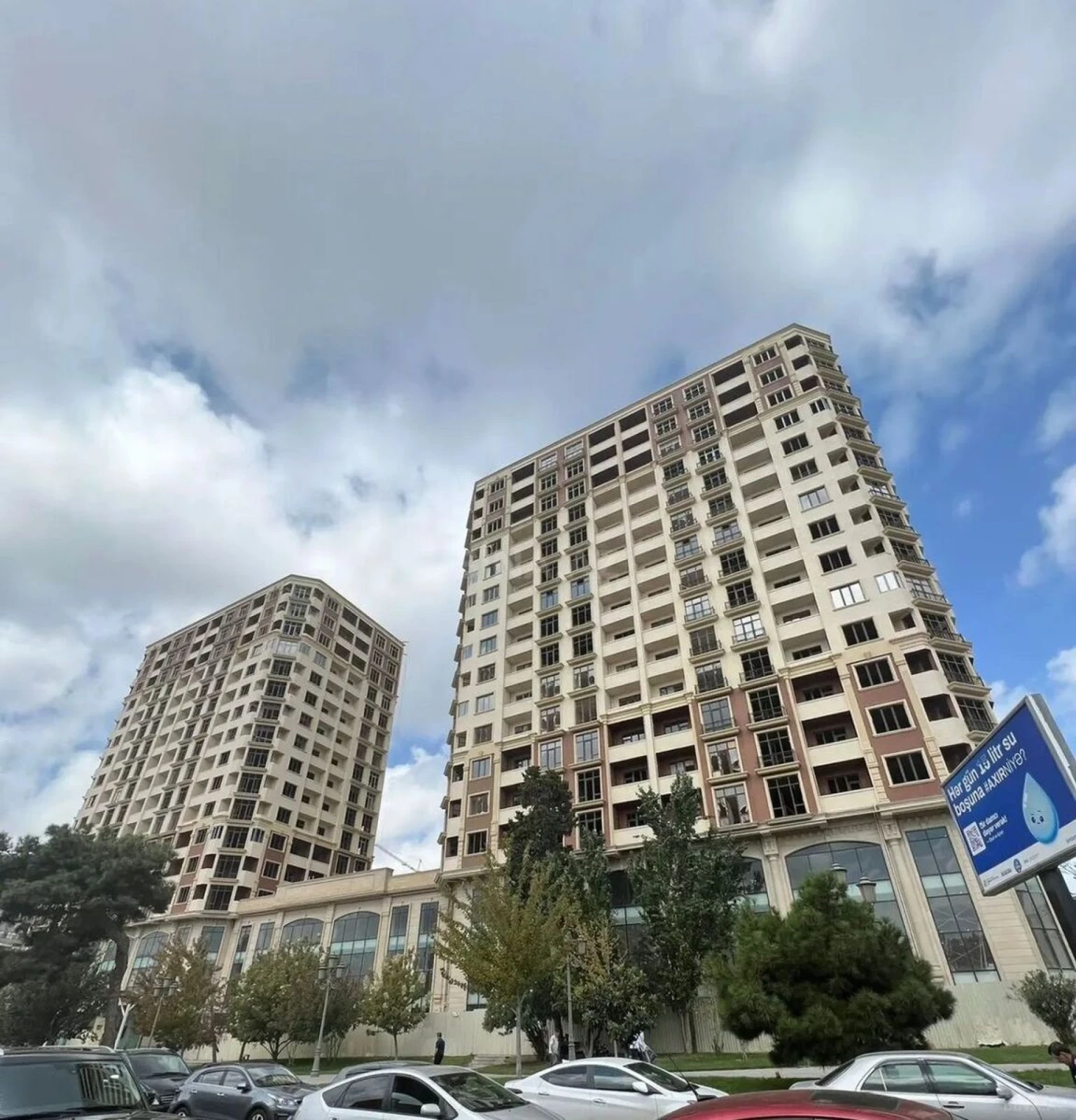 Satılır 2 otaqlı mənzil 62 m²