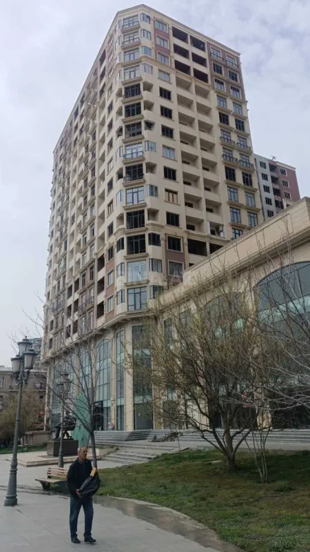 Satılır 2 otaqlı mənzil 62 m²