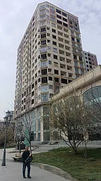 Satılır 2 otaqlı mənzil 62 m²