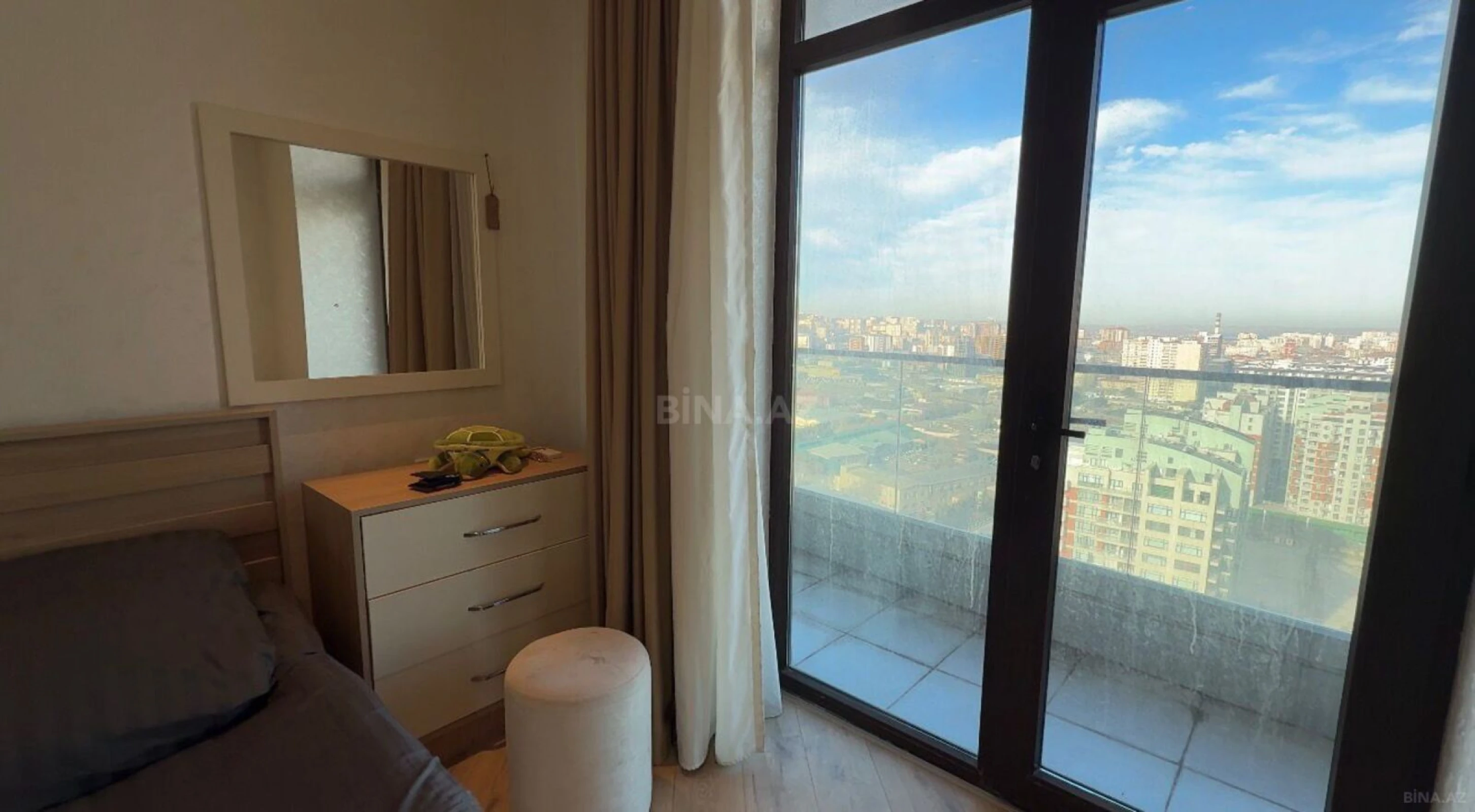 Kirayə verilir 2 otaqlı mənzil 70 m²