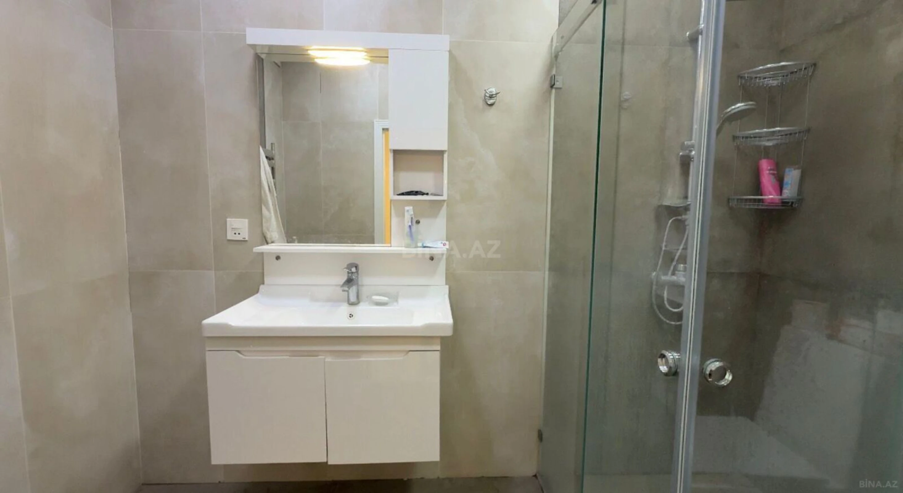 Kirayə verilir 2 otaqlı mənzil 70 m²