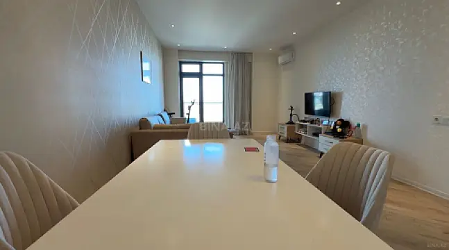 Kirayə verilir 2 otaqlı mənzil 70 m²