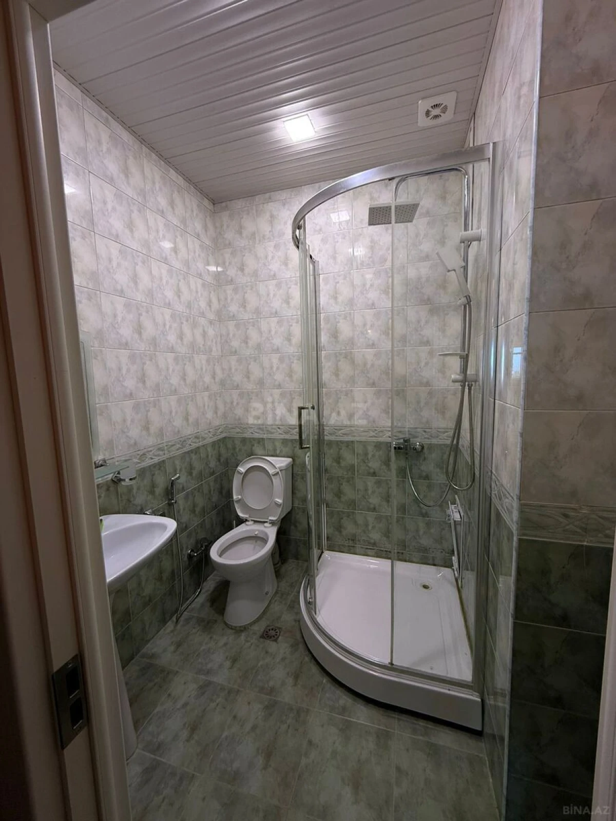 Satılır 3 otaqlı mənzil 120 m²