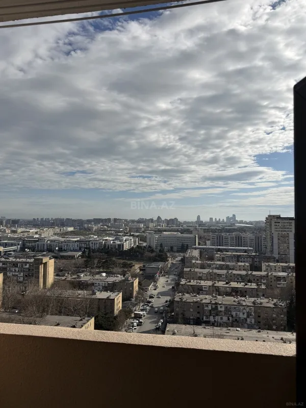 Satılır 3 otaqlı mənzil 135 m²