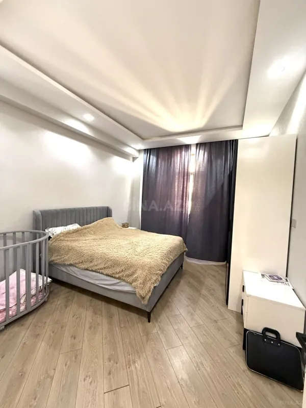 Satılır 3 otaqlı mənzil 115 m²