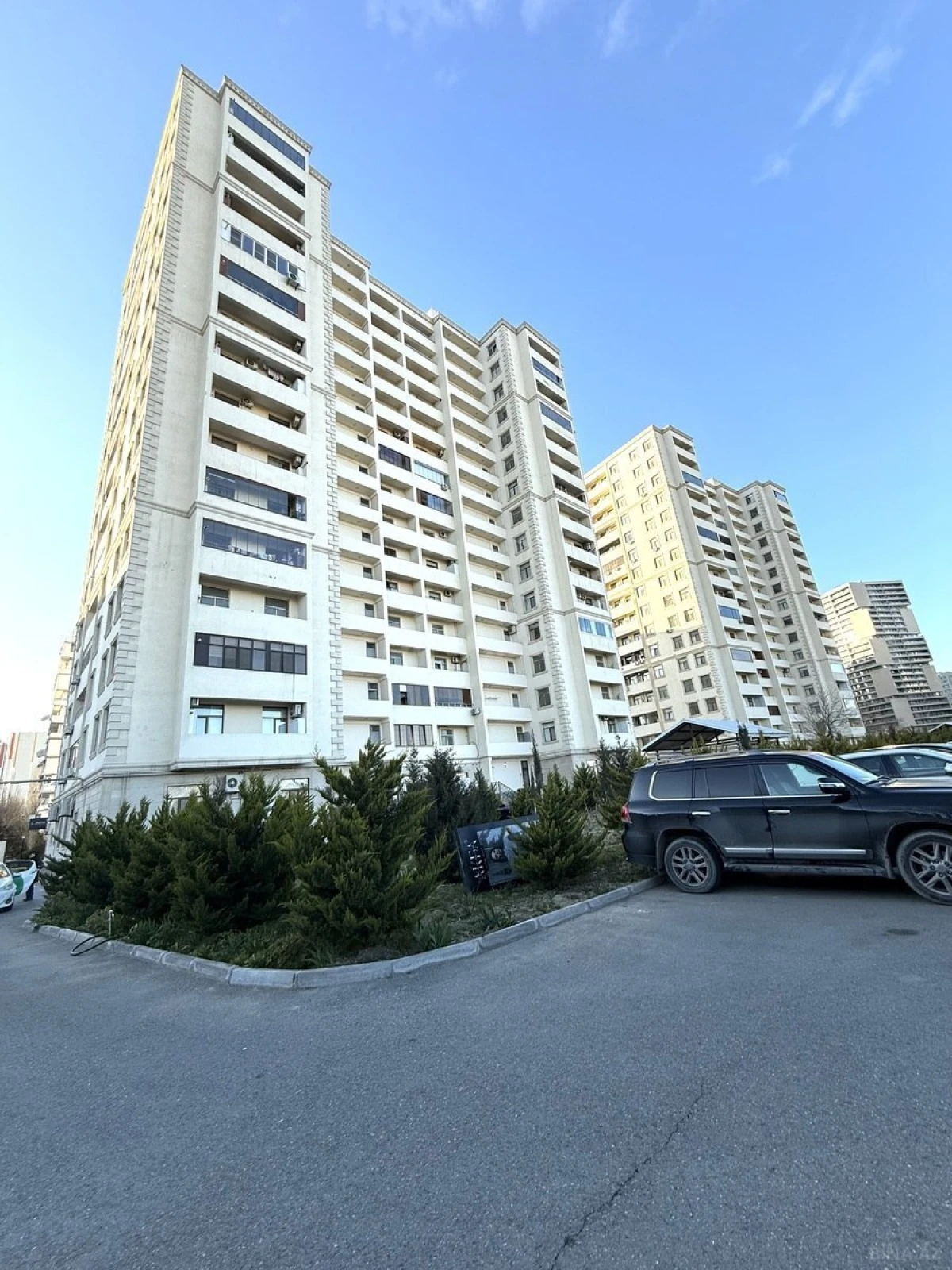 Satılır 3 otaqlı mənzil 115 m²