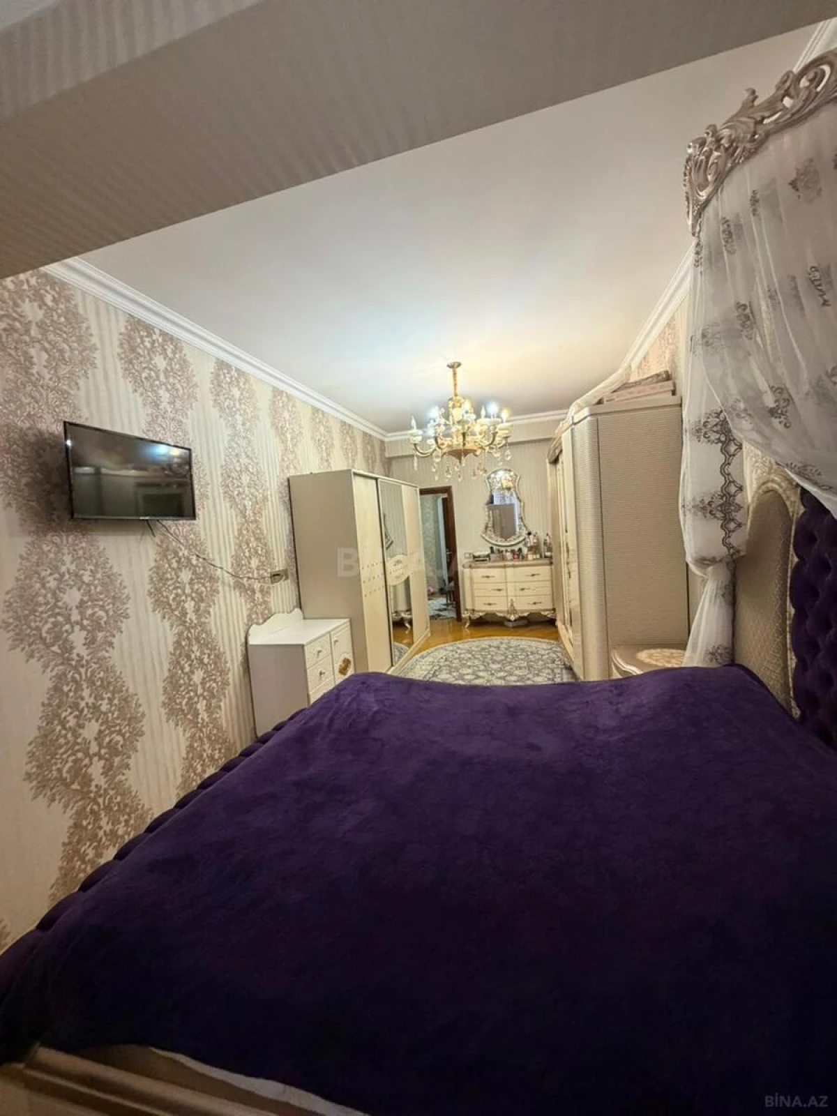 Satılır 2 otaqlı mənzil 97 m²