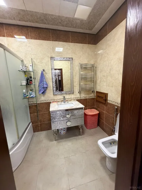 Satılır 2 otaqlı mənzil 97 m²