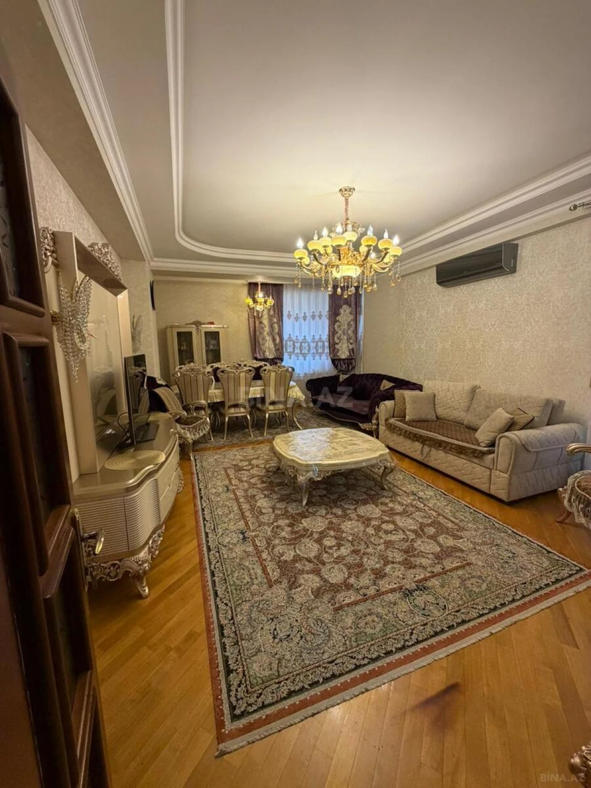 Satılır 2 otaqlı mənzil 97 m²
