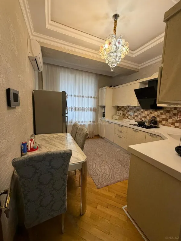 Satılır 2 otaqlı mənzil 97 m²