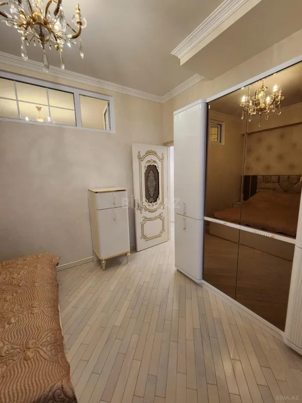 Satılır 3 otaqlı mənzil 105 m²
