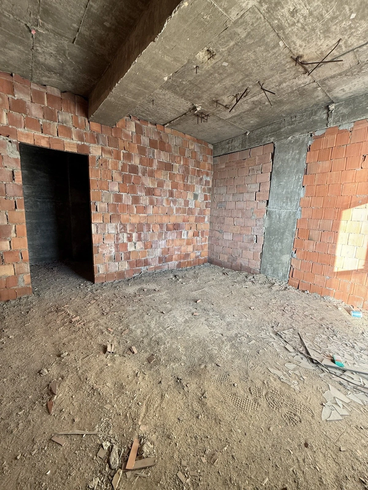 Satılır 3 otaqlı mənzil 145 m²