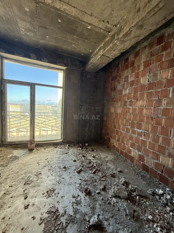 Satılır 3 otaqlı mənzil 145 m²