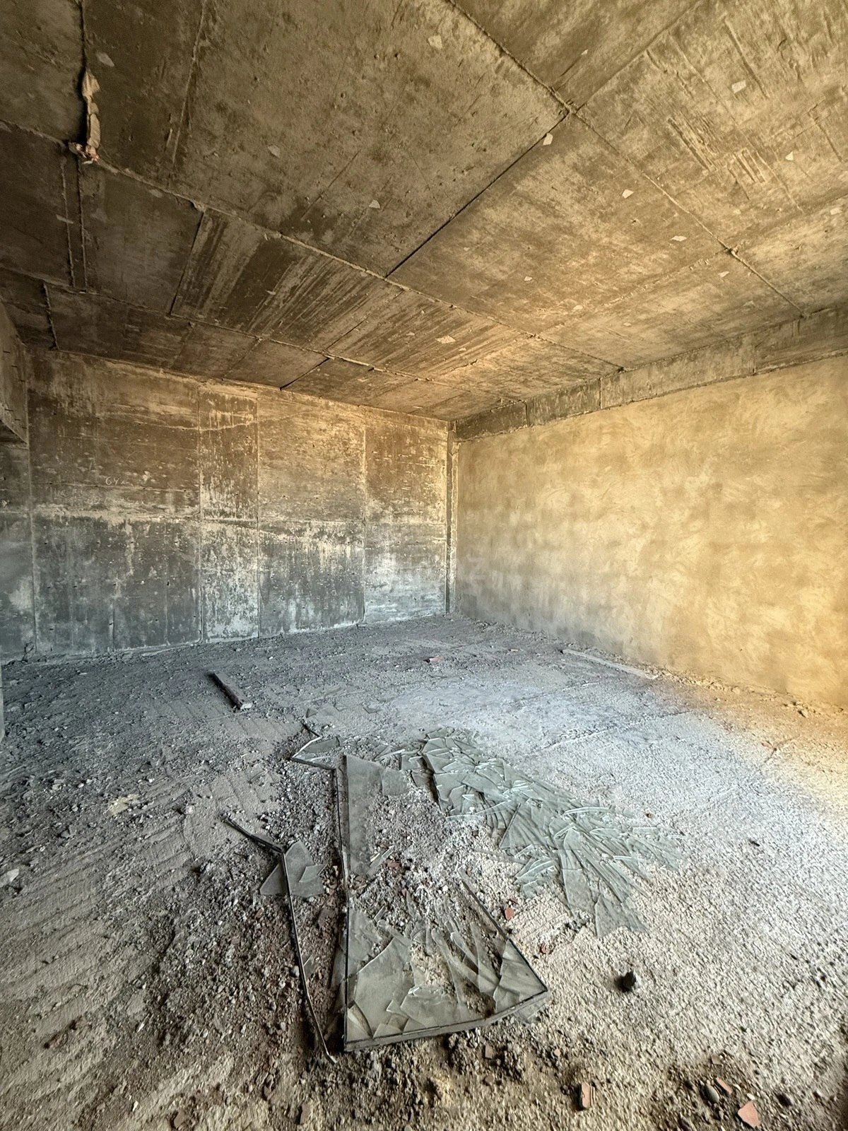 Satılır 3 otaqlı mənzil 145 m²