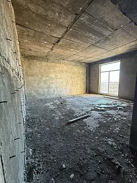 Satılır 3 otaqlı mənzil 145 m²