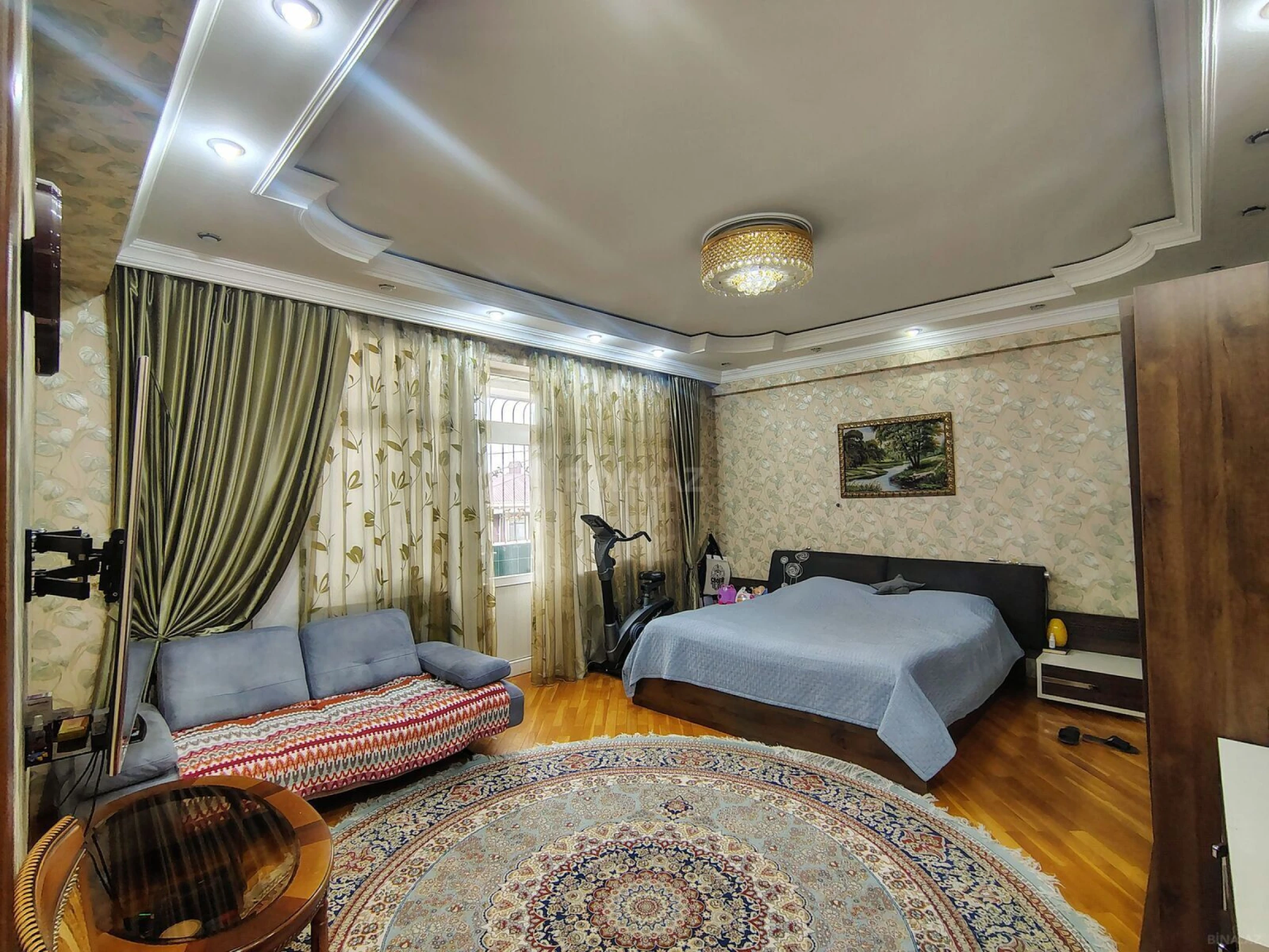 Satılır 4 otaqlı mənzil 185 m²