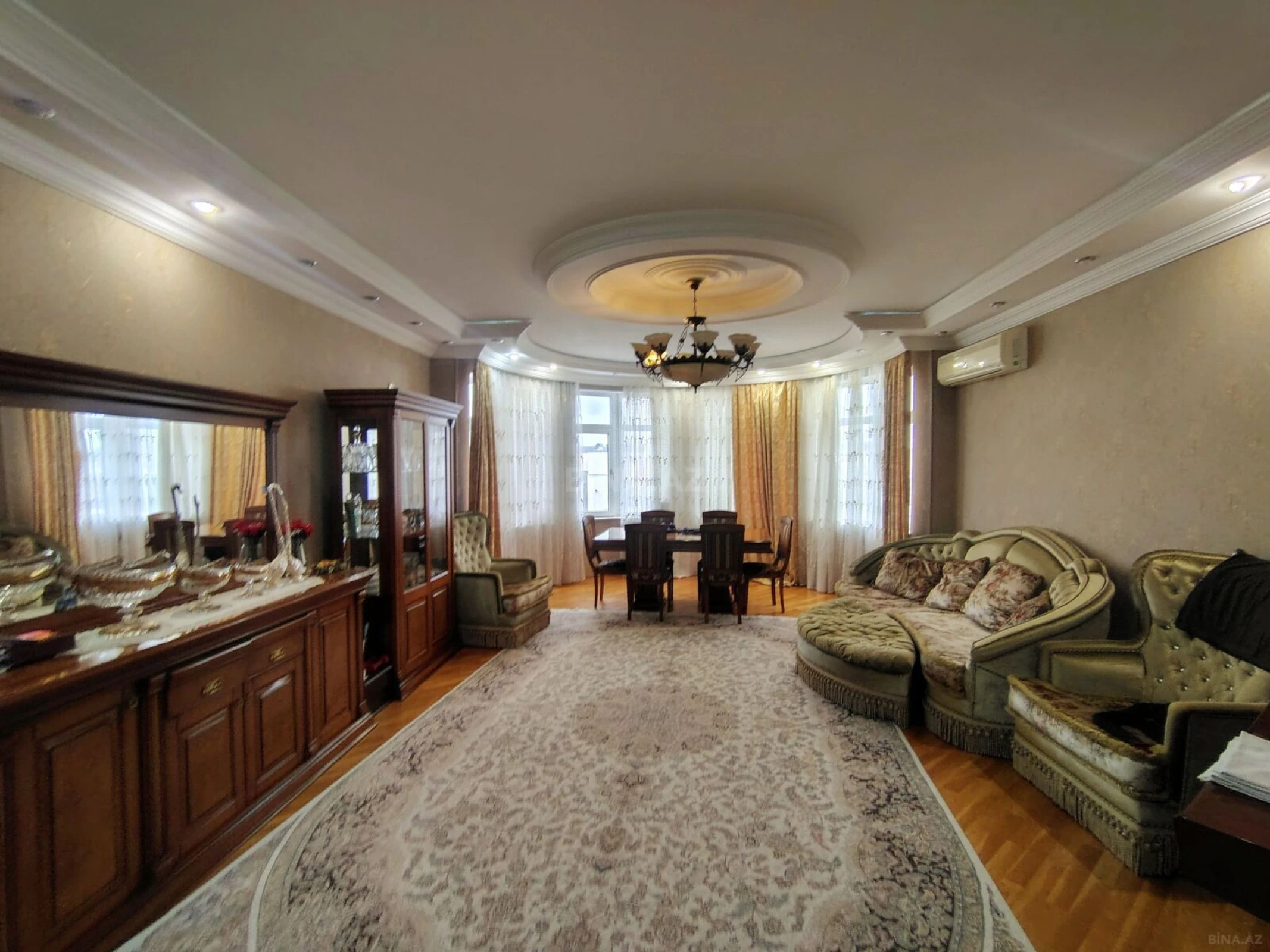 Satılır 4 otaqlı mənzil 185 m²