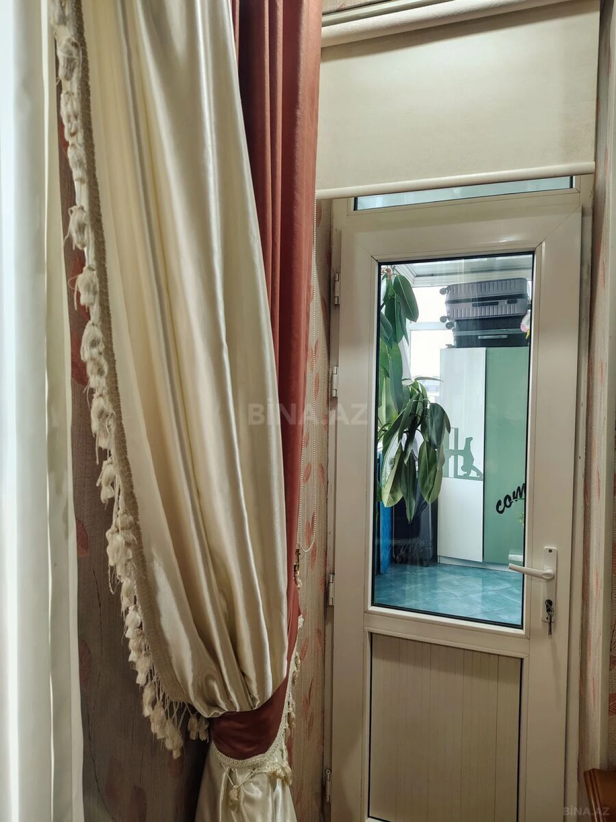 Satılır 4 otaqlı mənzil 185 m²