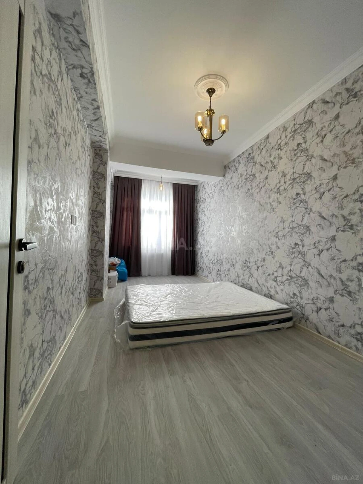 Satılır 2 otaqlı mənzil 72 m²