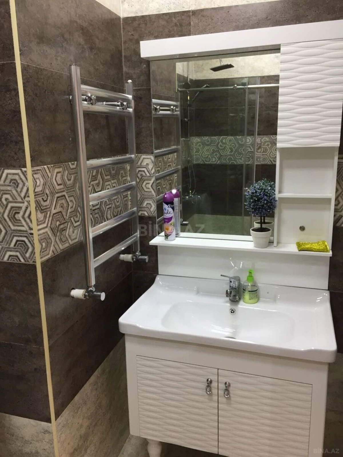 Satılır 4 otaqlı mənzil 55 m²