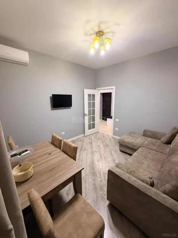 Kirayə verilir 2 otaqlı mənzil 67 m²