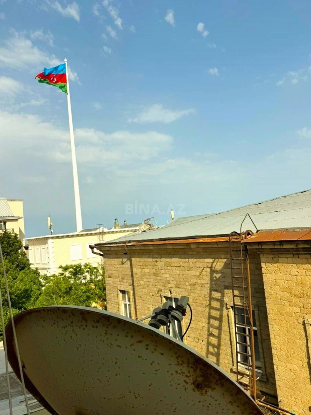 Kirayə verilir 2 otaqlı mənzil 60 m²