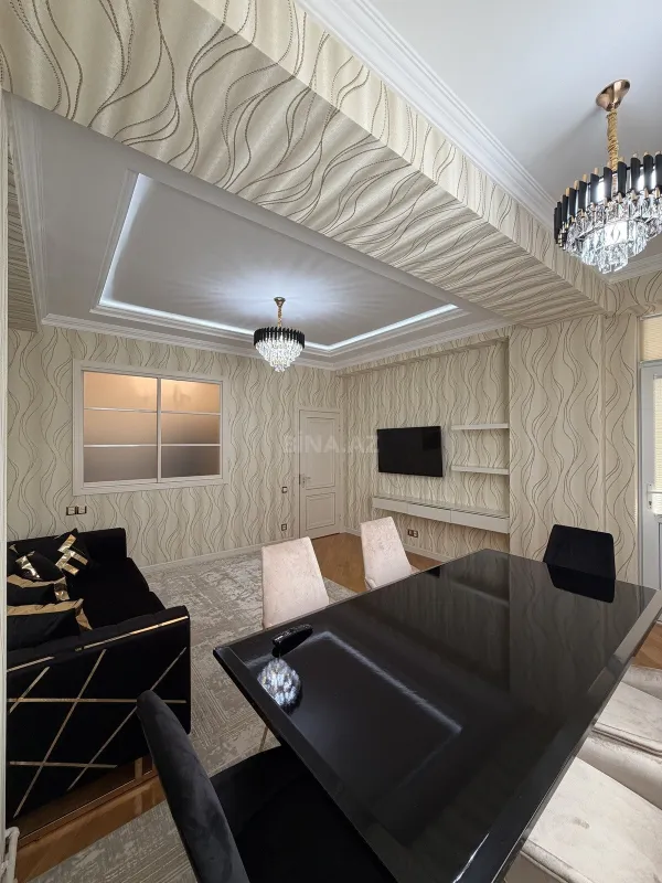 Satılır 2 otaqlı mənzil 76 m²