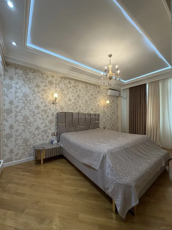 Satılır 2 otaqlı mənzil 76 m²