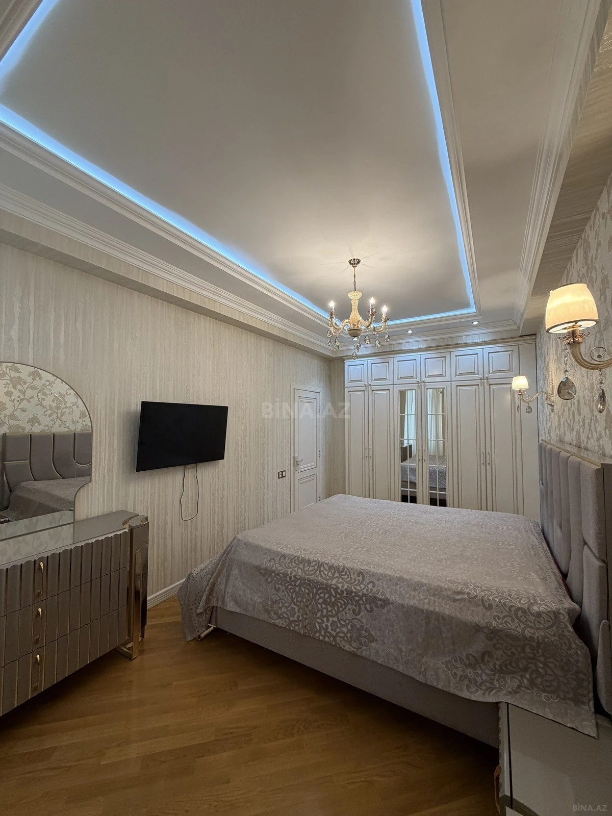 Satılır 2 otaqlı mənzil 76 m²
