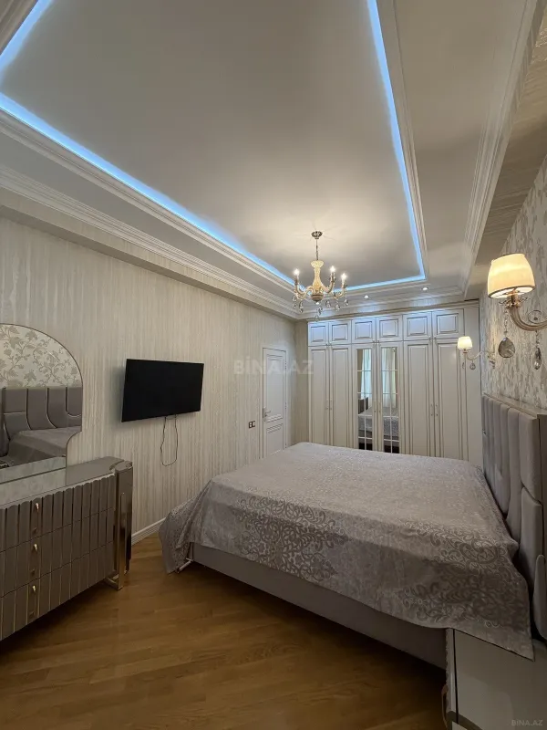 Satılır 2 otaqlı mənzil 76 m²