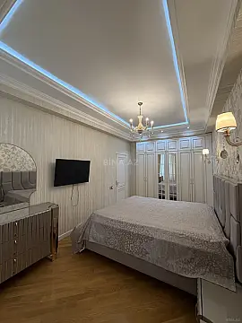 Satılır 2 otaqlı mənzil 76 m²