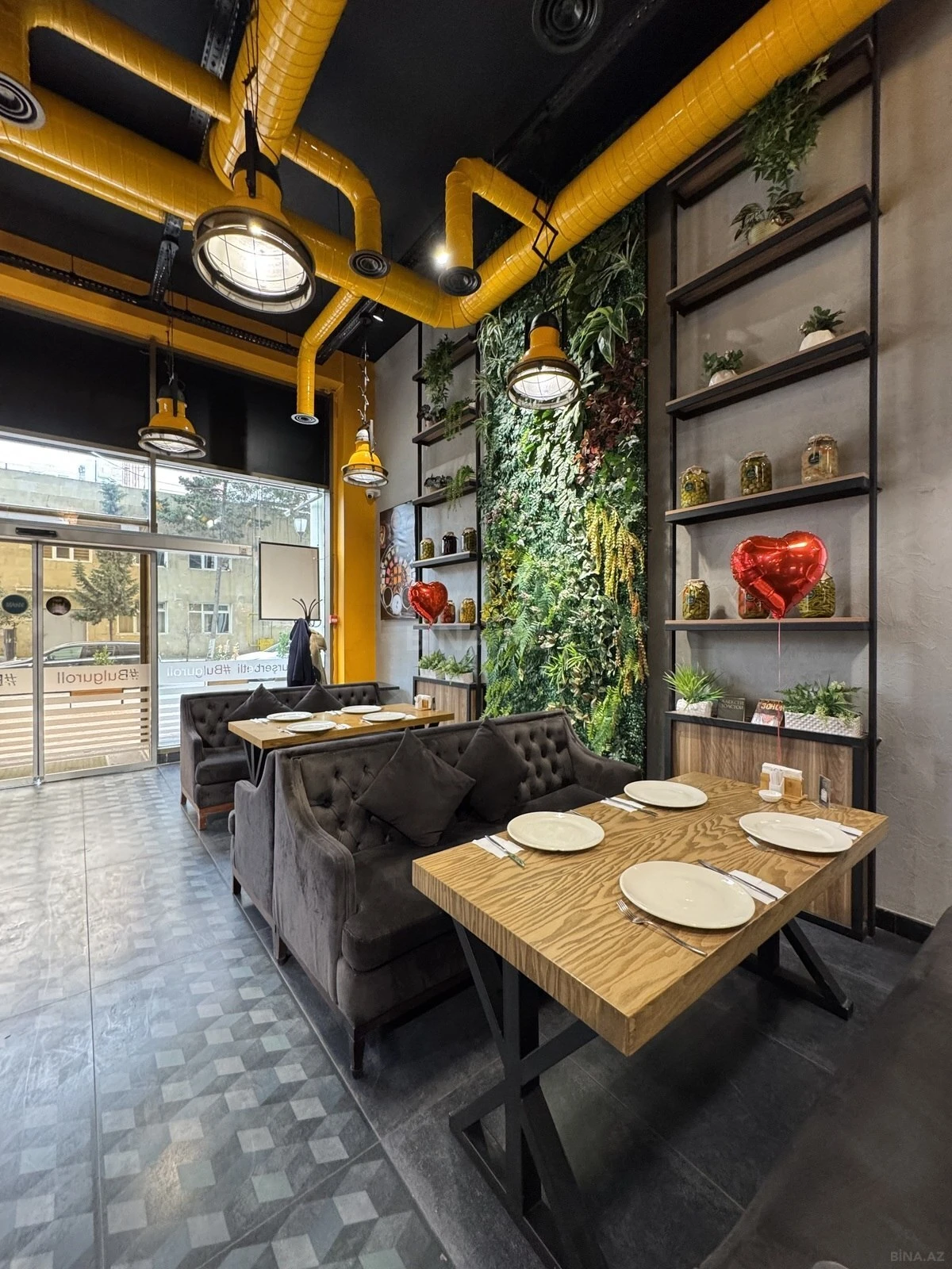 Satılır obyekt 200 m²